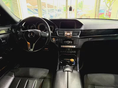 Only 83K KM !! - Hybrid - E 400 - Full Option - Amazing Condition-10