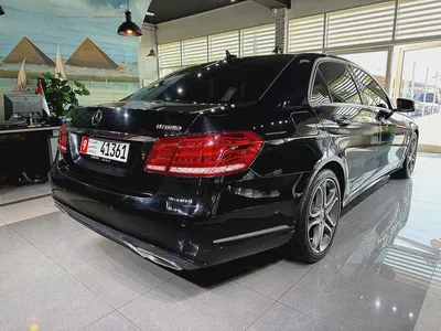 Only 83K KM !! - Hybrid - E 400 - Full Option - Amazing Condition-5