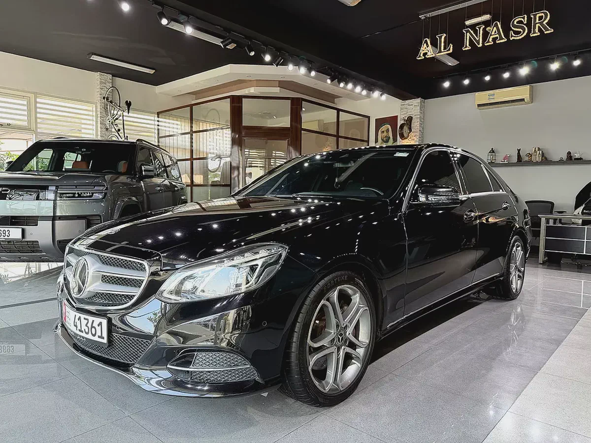 Only 83K KM !! - Hybrid - E 400 - Full Option - Amazing Condition