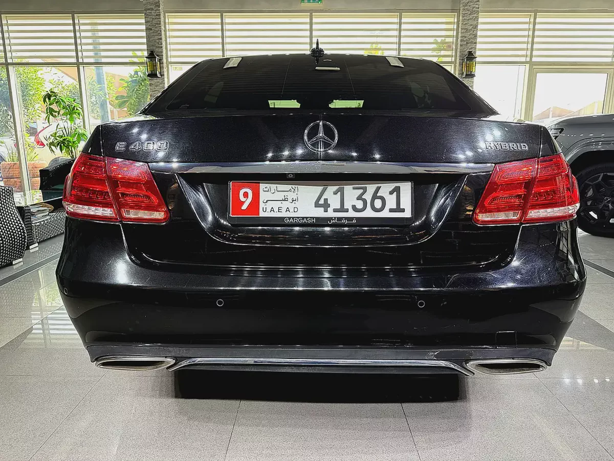 Only 83K KM !! - Hybrid - E 400 - Full Option - Amazing Condition-4-4