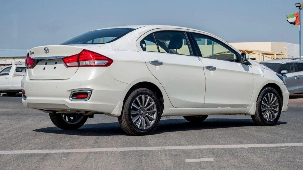 Toyota Belta STD 1.5P AT MY2023 – WHITE-3-0