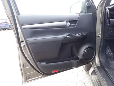 Toyota Hilux ADVENTURE-6