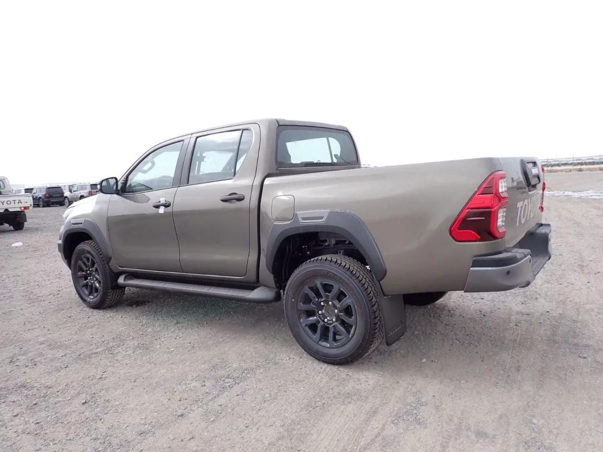 Toyota Hilux ADVENTURE-2-0