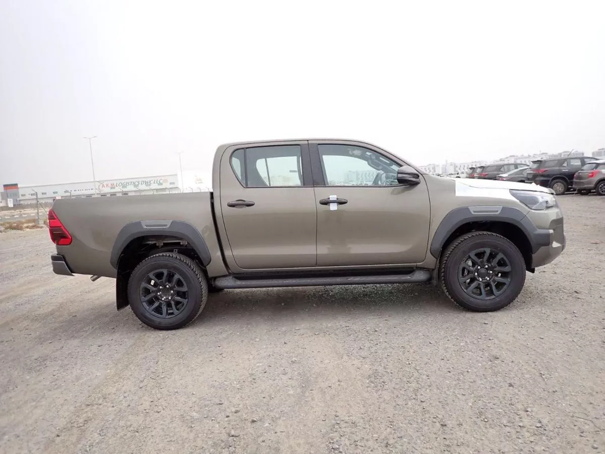 Toyota Hilux ADVENTURE-5-0