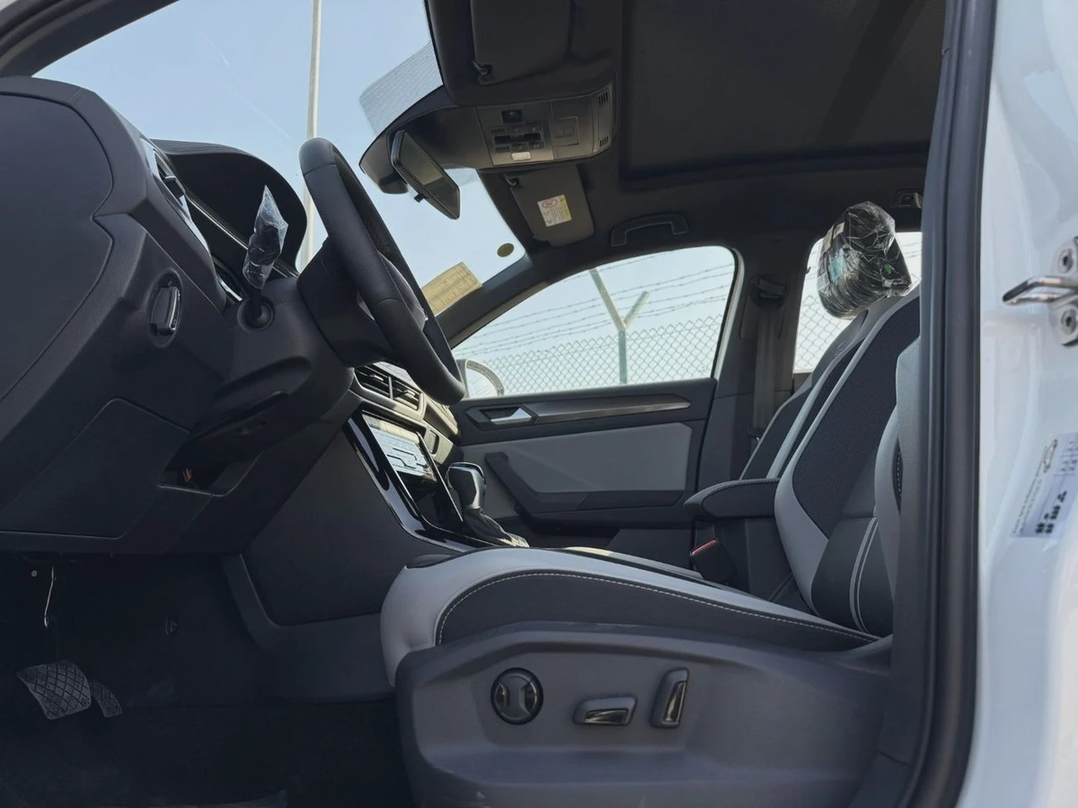 Volkswagen T ROC 300TSI Black Edition 1.5L Petrol 2025 Export Price @ 72,500 AED-20-20