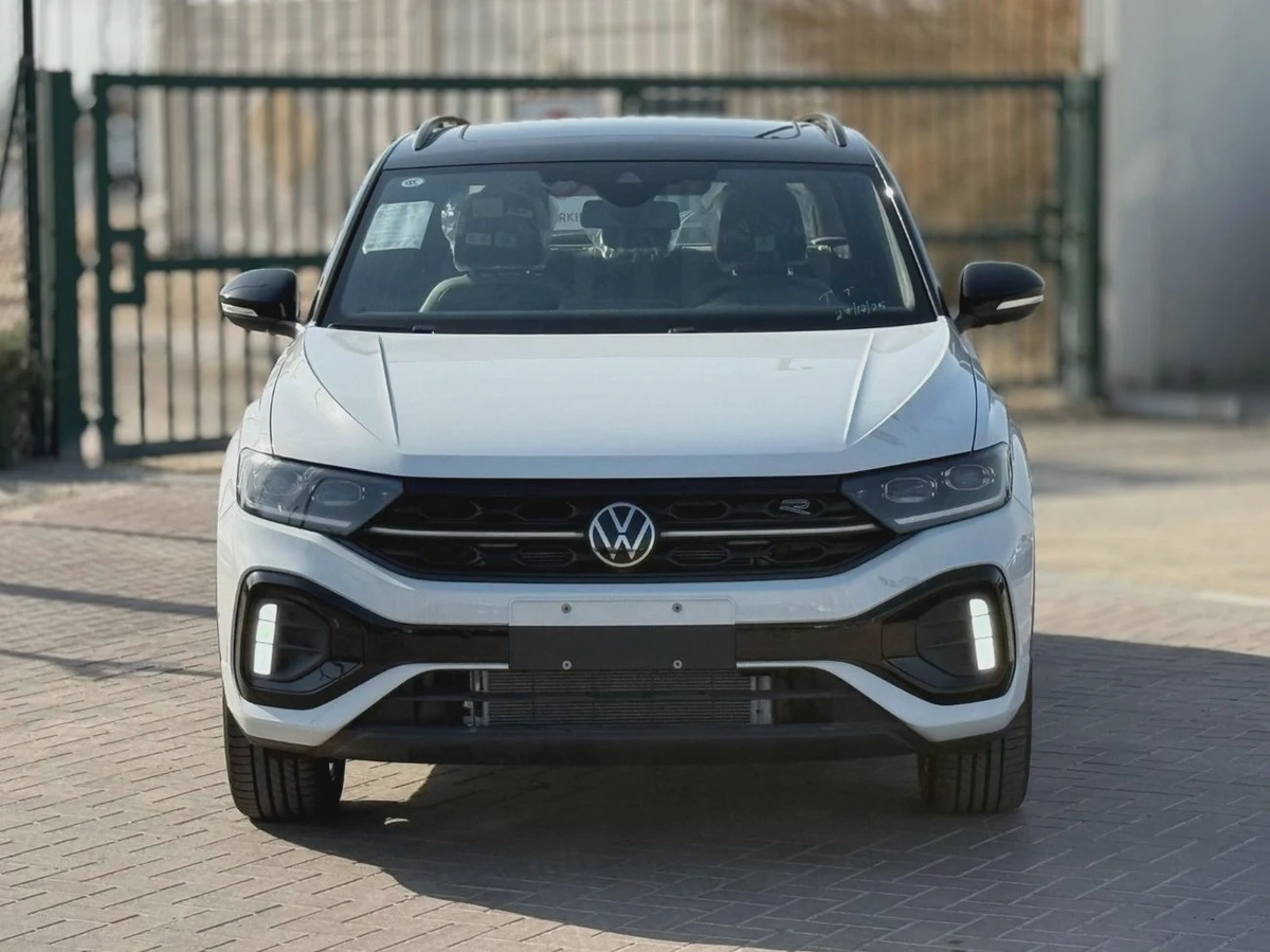 Volkswagen T ROC 300TSI Black Edition 1.5L Petrol 2025 Export Price @ 72,500 AED-19-19