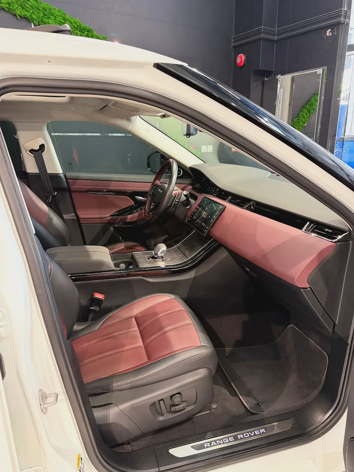 2024 Land Rover Range Rover Evoque P250 SE | Korean Specs | Brand New Condition-10-10