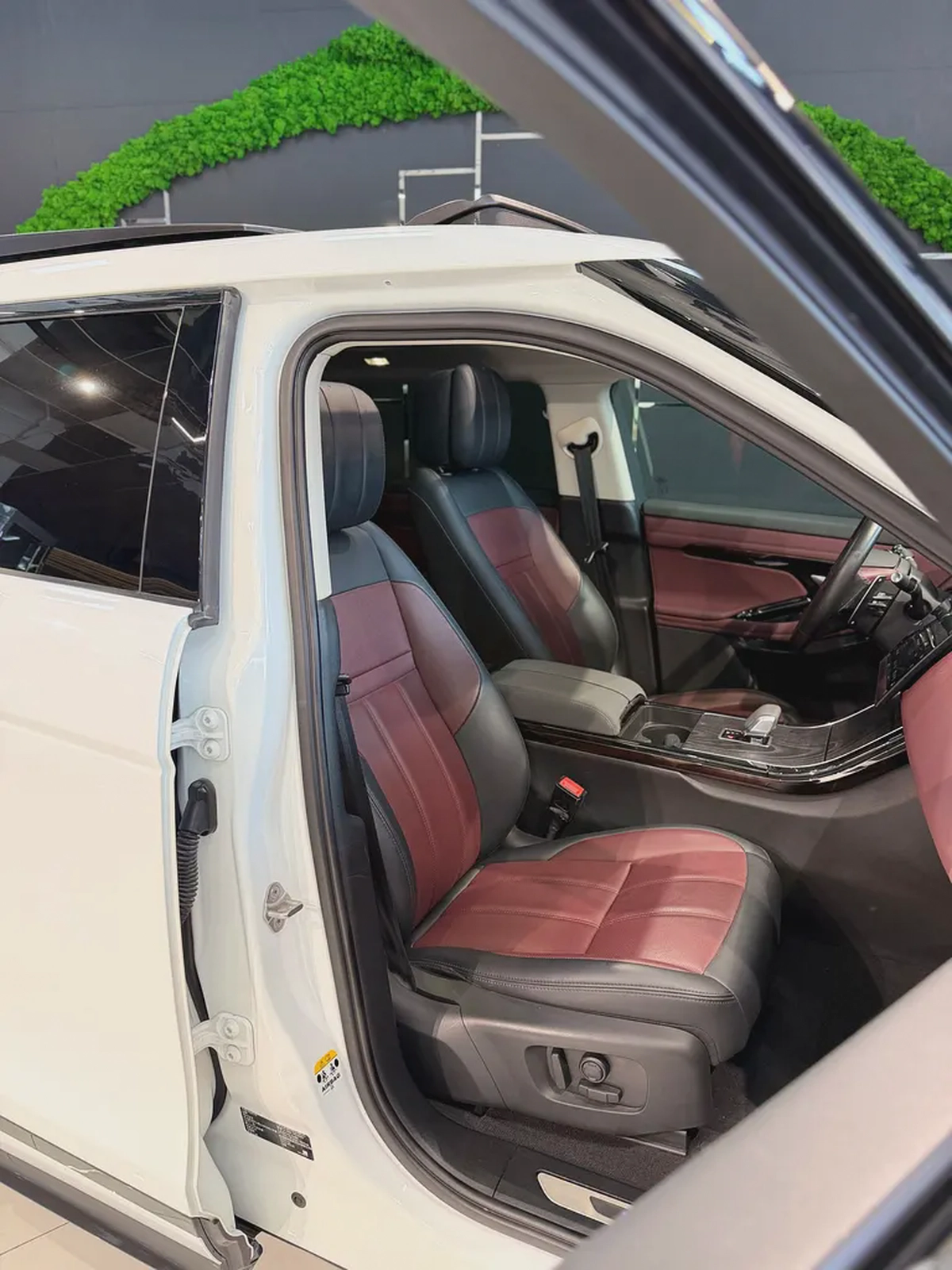 2024 Land Rover Range Rover Evoque P250 SE | Korean Specs | Brand New Condition-12-12