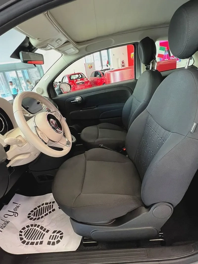 Fiat 500 Dolce Vita Cabrio Hatchback 1.4L-9