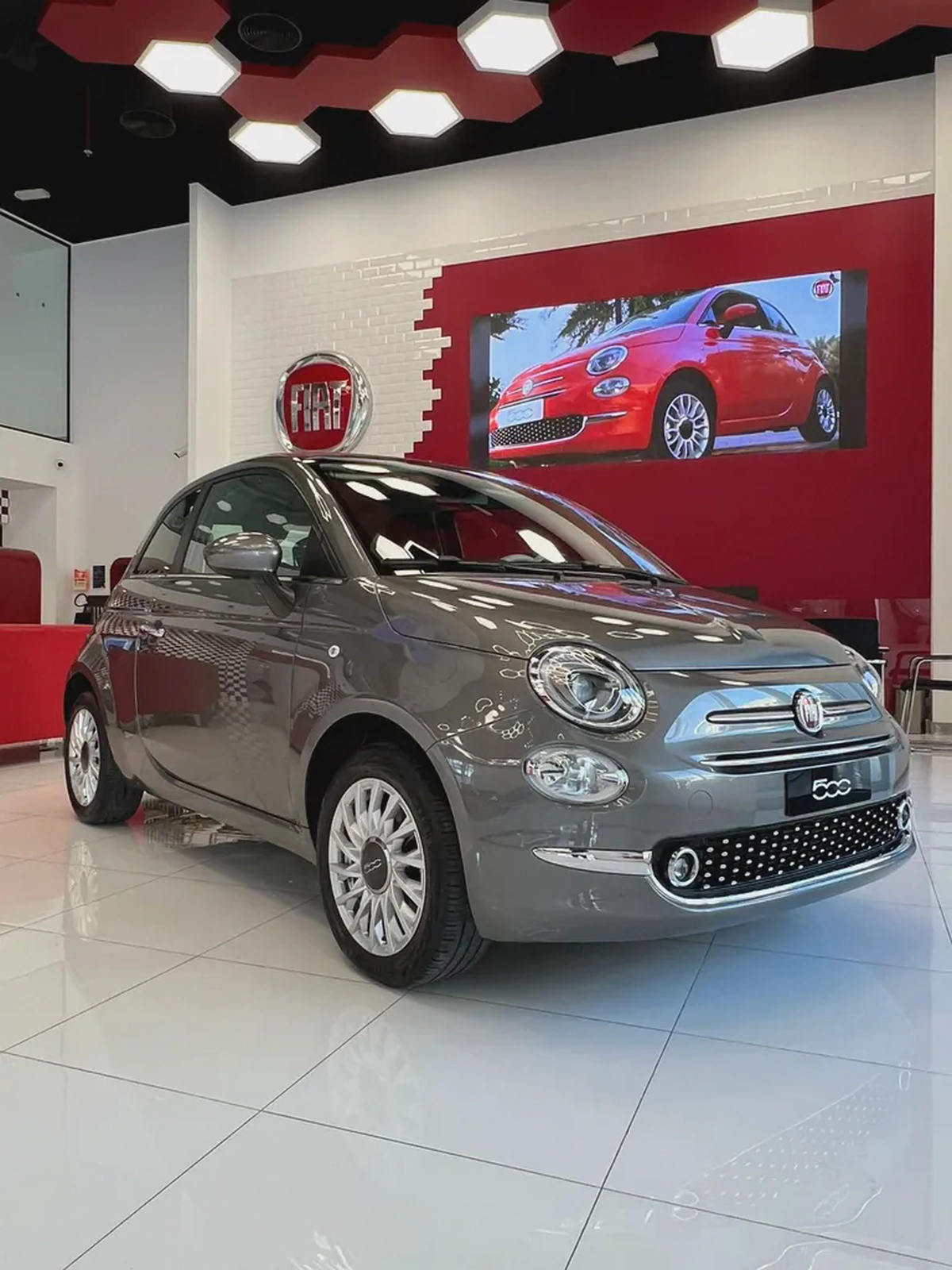 Fiat 500 Dolce Vita Cabrio Hatchback 1.4L-8-8