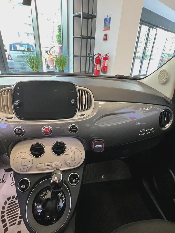 Fiat 500 Dolce Vita Cabrio Hatchback 1.4L