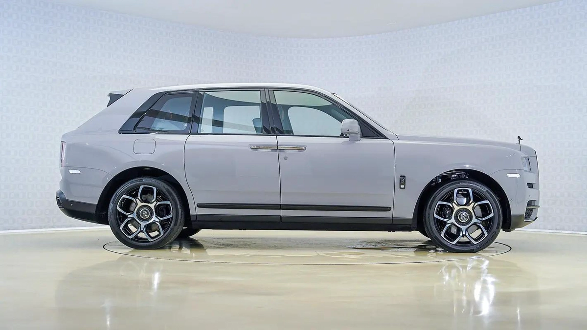 Rolls-Royce Cullinan Black Badge-2-2