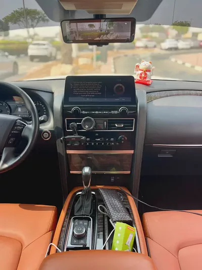Nissan Patrol LE Titanium 2023 GCC Specs with 83,600 Km Driven-9