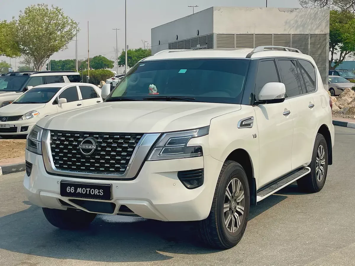 Nissan Patrol LE Titanium 2023 GCC Specs with 83,600 Km Driven-1-1