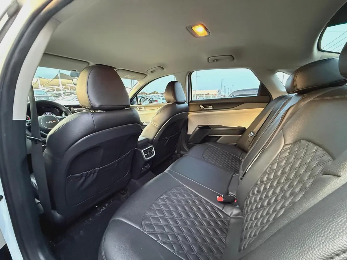 Kia K5 model 2023 gcc original paint (last price ) كيا K5 موديل ٢٠٢٣ خليجي صبغ وكالة السعر نهائي-9-9
