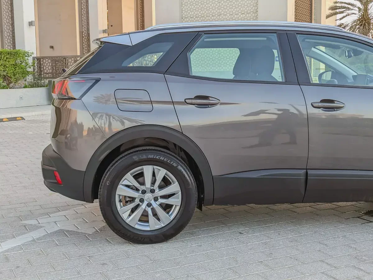 PEUGEOT 3008 ACTIVE 2022 GCC 1.6L ORIGINAL PAINT ACCIDENT FREE IN EXCELLENT CONDITION-9-9