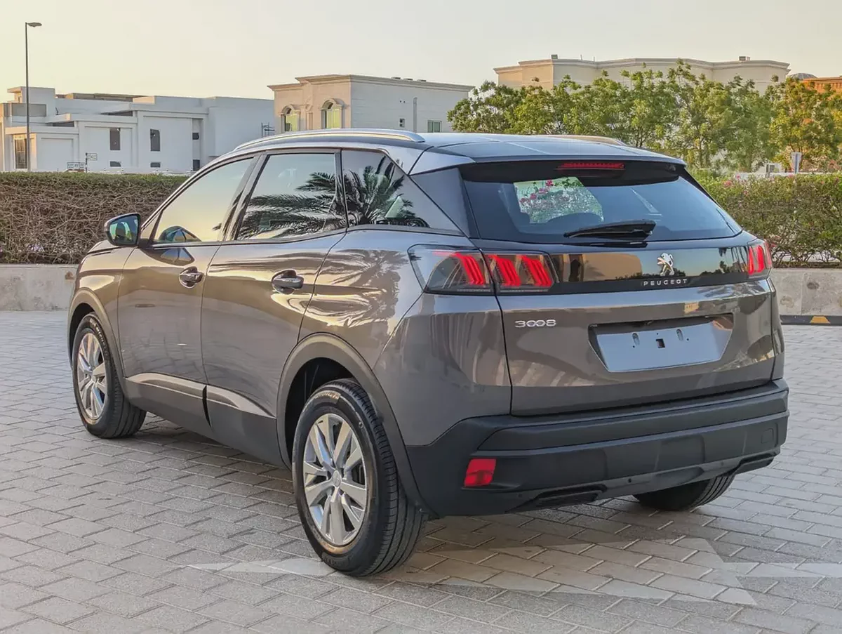 PEUGEOT 3008 ACTIVE 2022 GCC 1.6L ORIGINAL PAINT ACCIDENT FREE IN EXCELLENT CONDITION-12-12