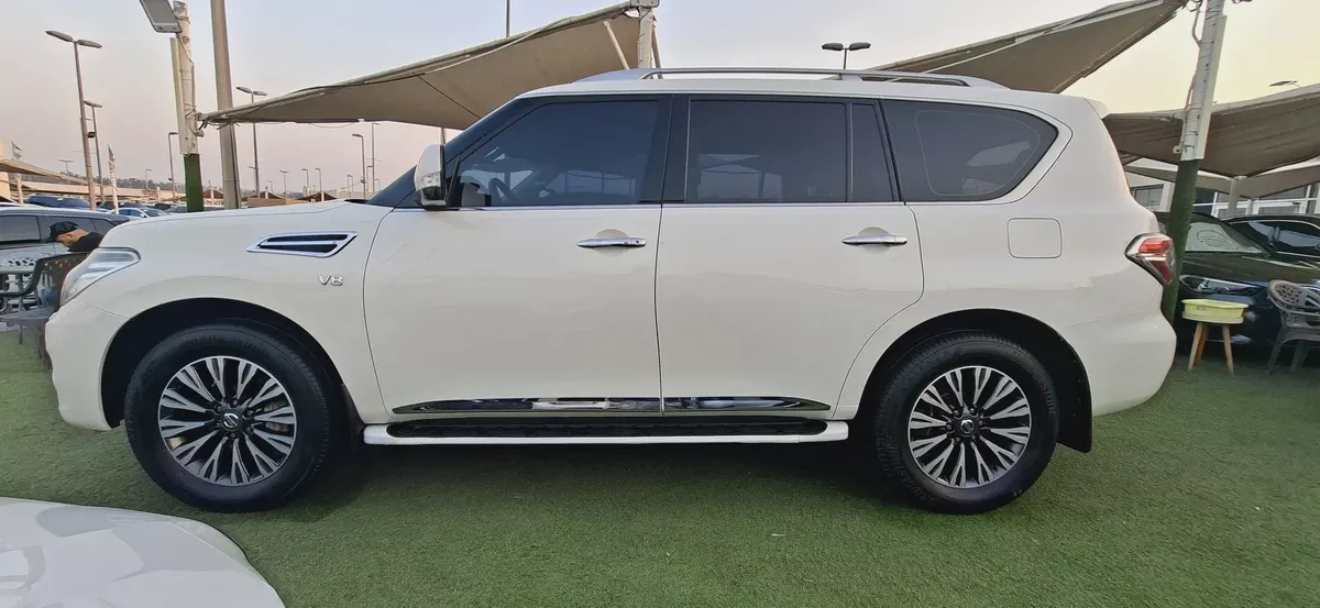 Nissan Patrol LE Titanium 2017 | GCC Specs | V8 5.6L-6-6