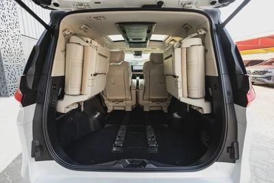 Lexus LM 350h 2024-9