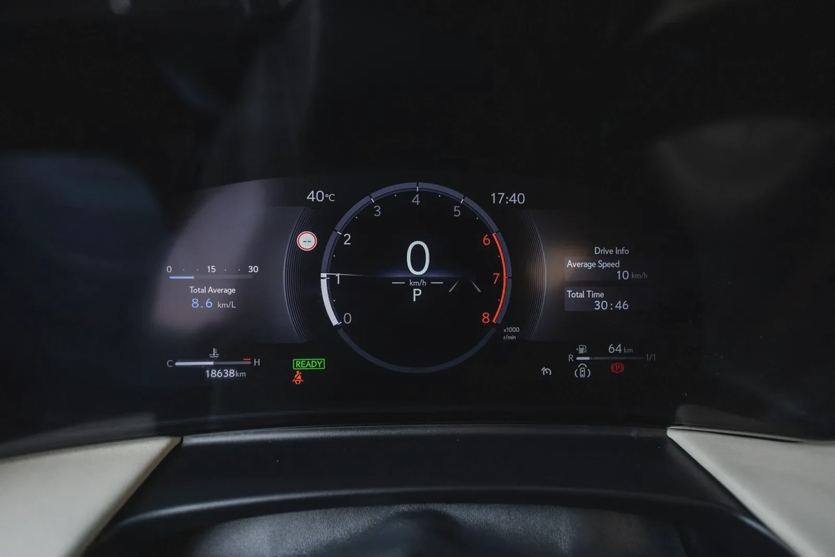 Lexus LM 350h 2024-12-12