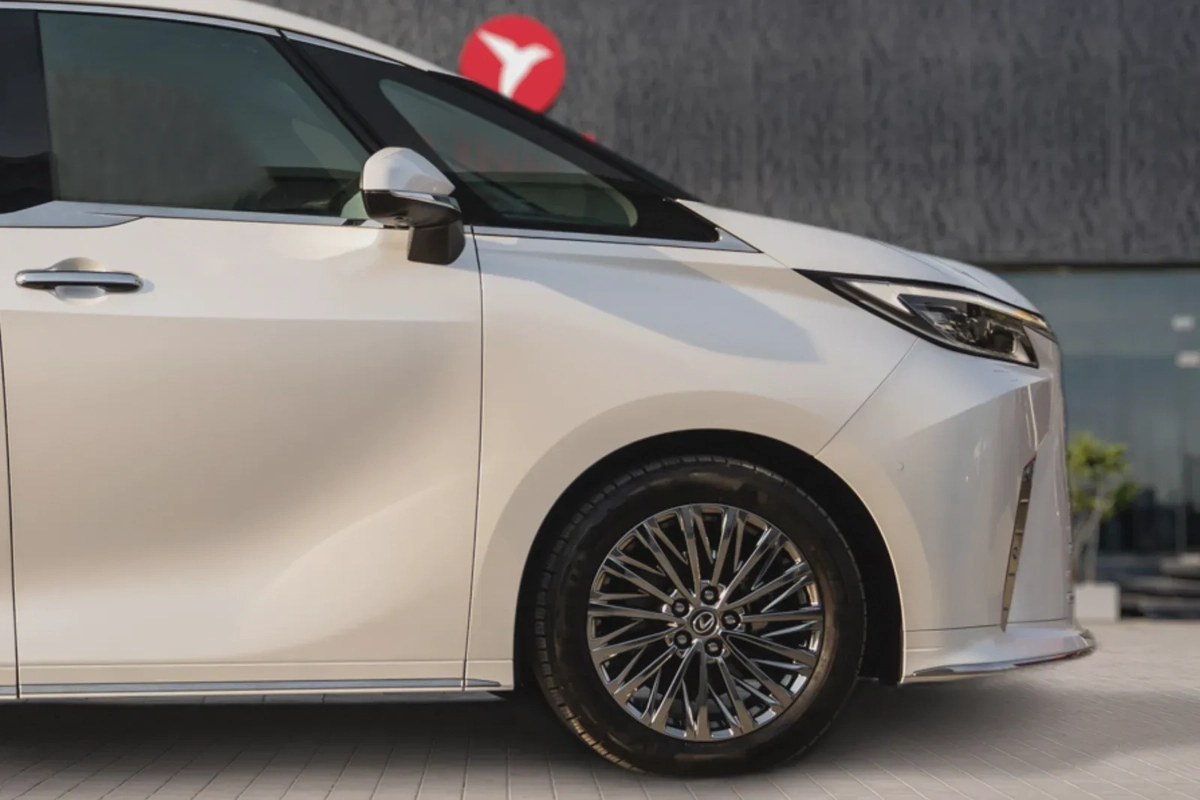 Lexus LM 350h 2024-1-1