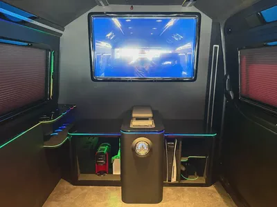 TOYOTA HIACE - 2025 - BRAND NEW - FULL UPGRADE TO VIP - GCC-17