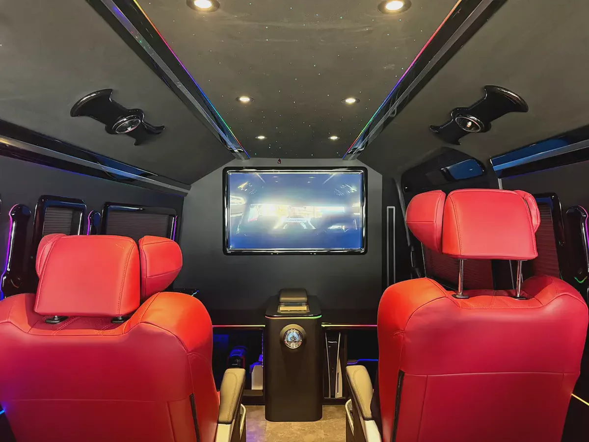 TOYOTA HIACE - 2025 - BRAND NEW - FULL UPGRADE TO VIP - GCC-11-11