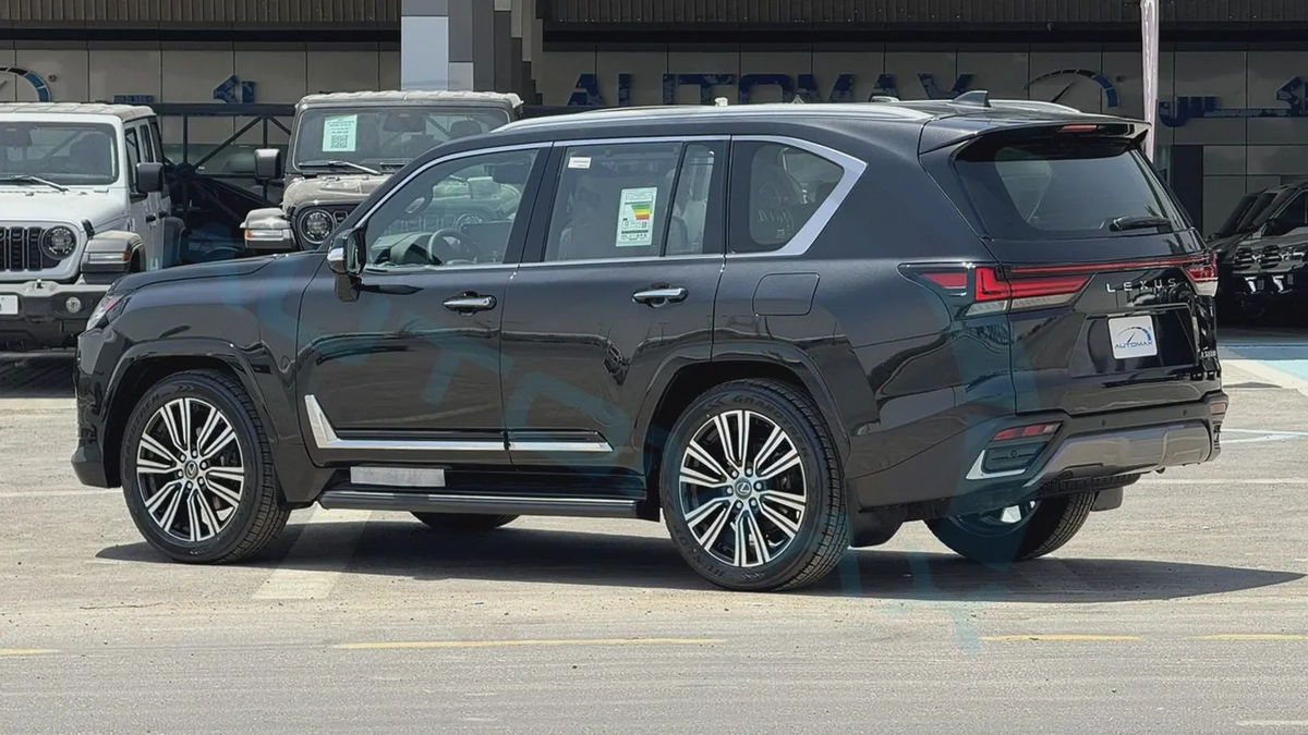( For Export / multiple colors ) 2026/2026 Lexus LX 600 BB ‘’Signature’’ 3.5TT V6 AWD GCC BRAND NEW-4-4