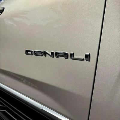 GMC Yukon Denali-15