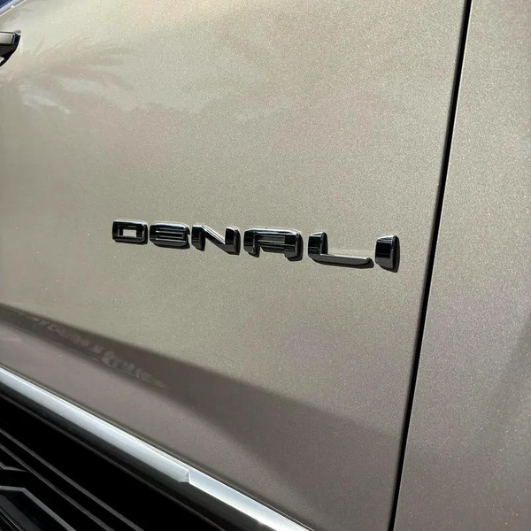 GMC Yukon Denali