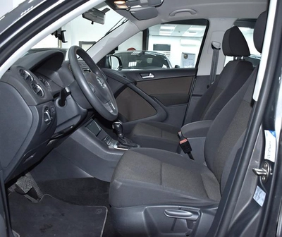 FULL AGENCY SERVICE HISTORY! Volkswagen Tiguan ( 2016 Model ) in Grey Color GCC Specs-11