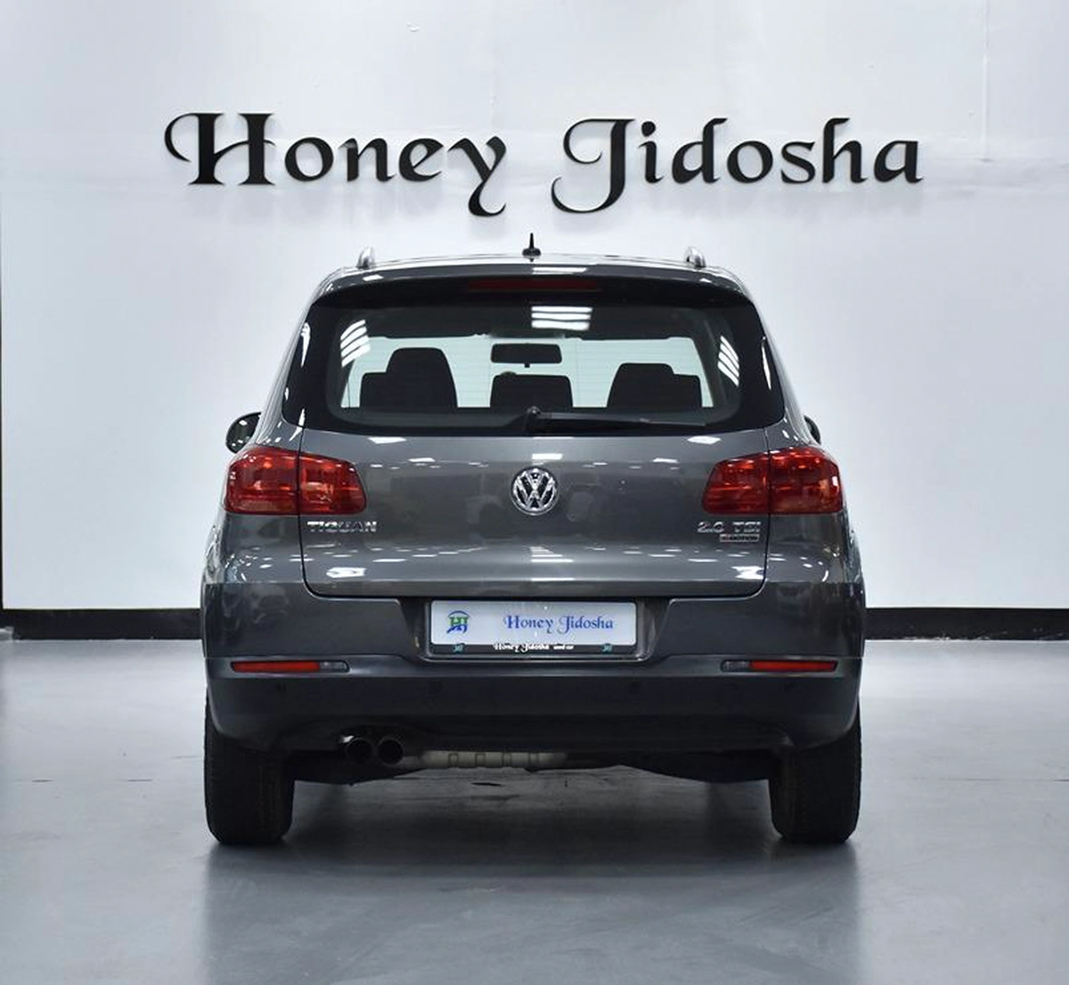 FULL AGENCY SERVICE HISTORY! Volkswagen Tiguan ( 2016 Model ) in Grey Color GCC Specs
