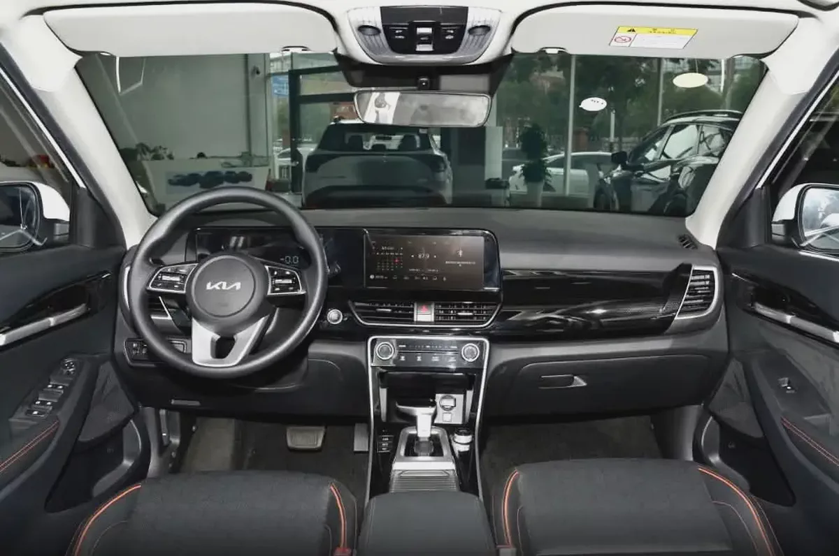 2024 Kia Seltos GT-Line | GCC Spec | Inhouse finance  Bank Finance Availble-3-3
