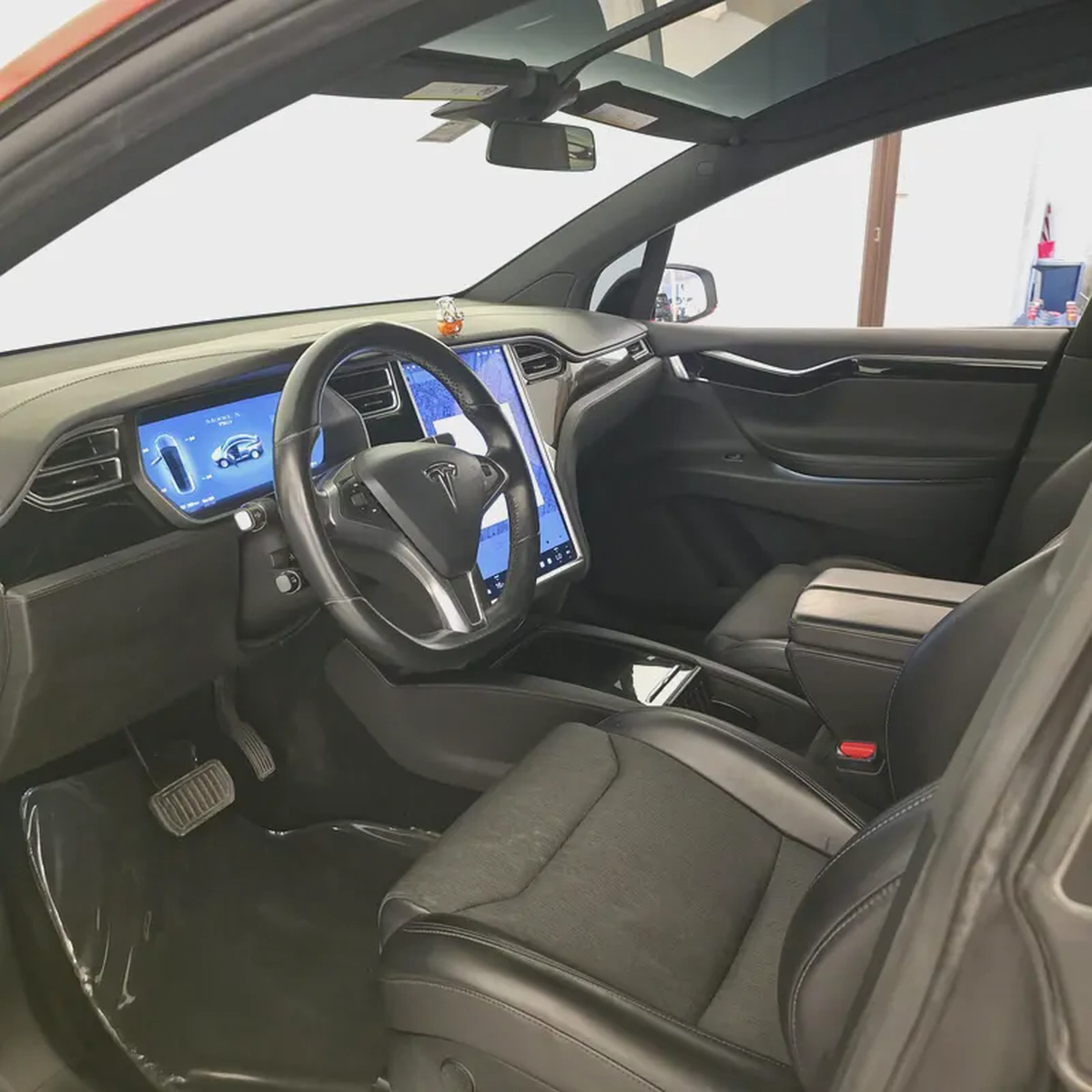 AED 1311 PM | TESLA MODEl X P75D 2017 | WELL MAINTAINED | 1 YEAR WARRANTY | GCC-9-9