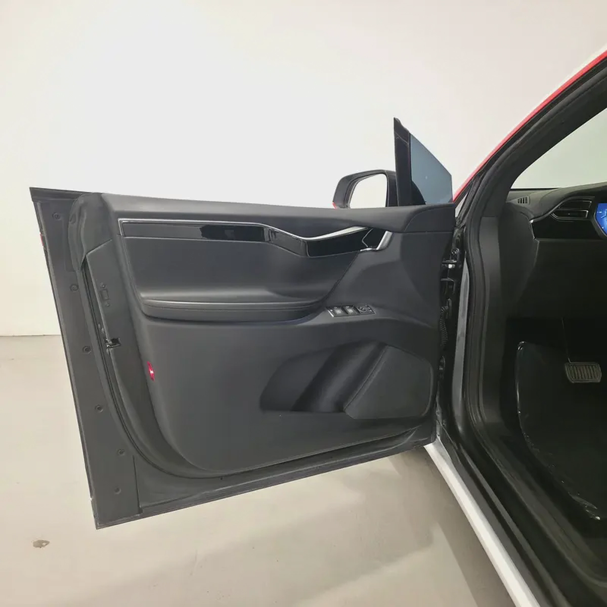 AED 1311 PM | TESLA MODEl X P75D 2017 | WELL MAINTAINED | 1 YEAR WARRANTY | GCC-7-7