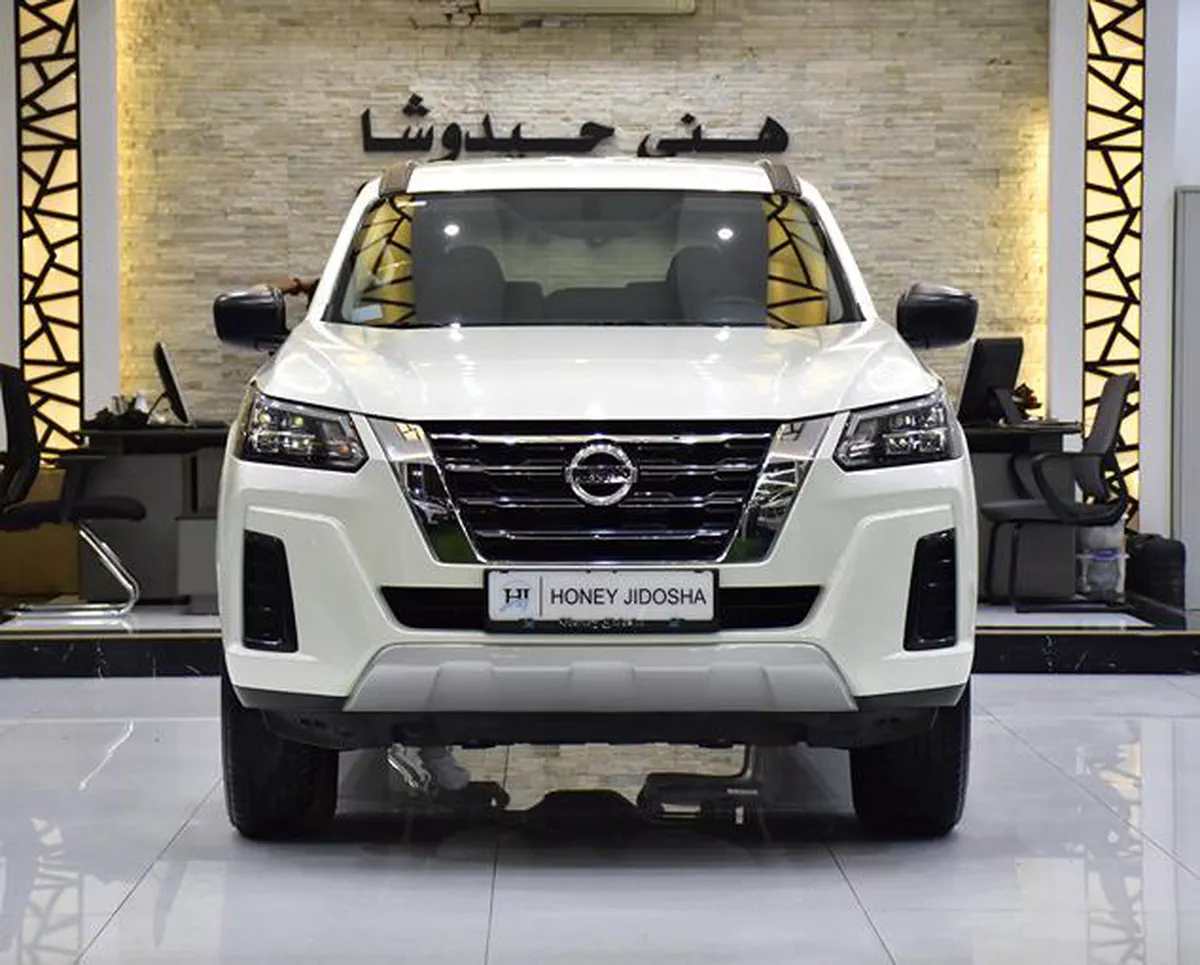 Nissan XTerra SE ( 2024 Model ) in White Color GCC Specs