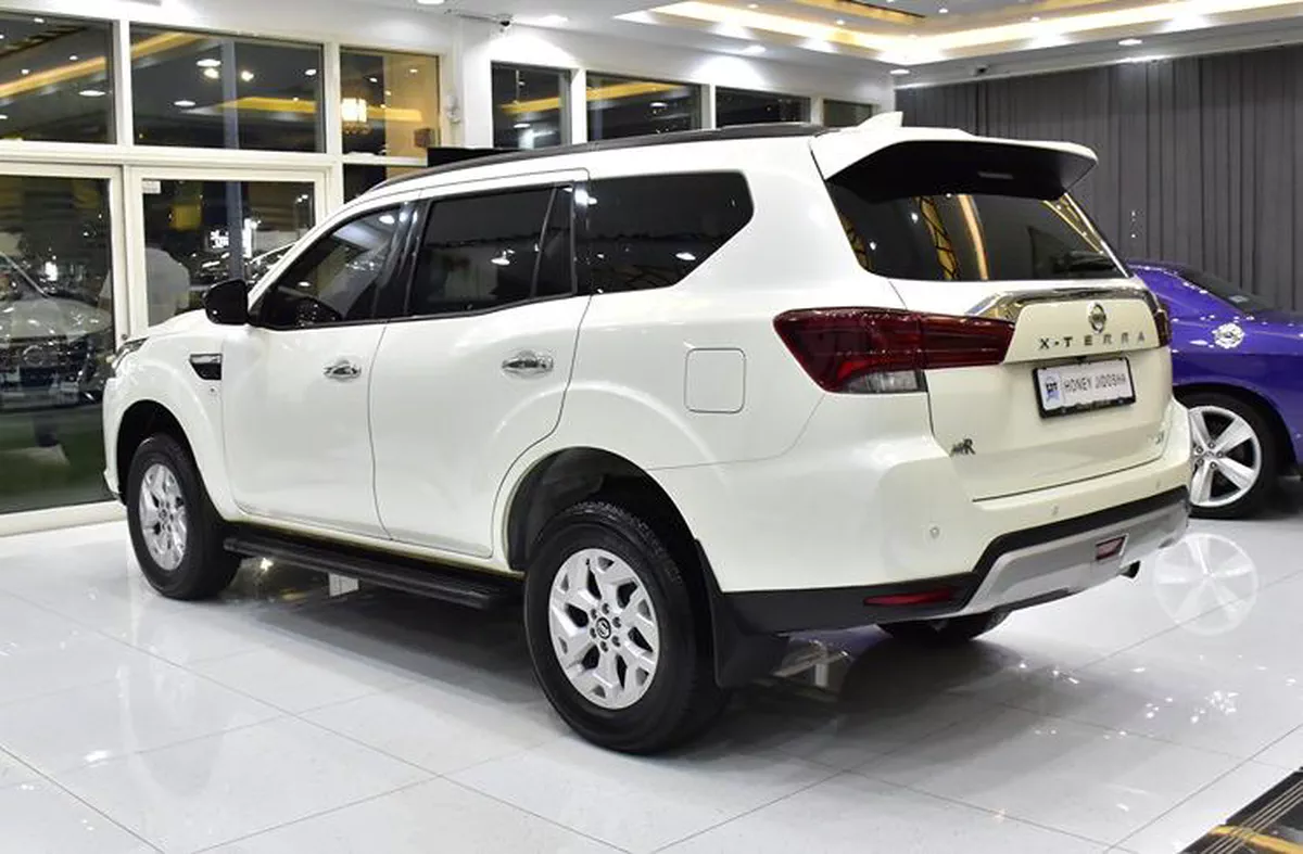 Nissan XTerra SE ( 2024 Model ) in White Color GCC Specs-2-2
