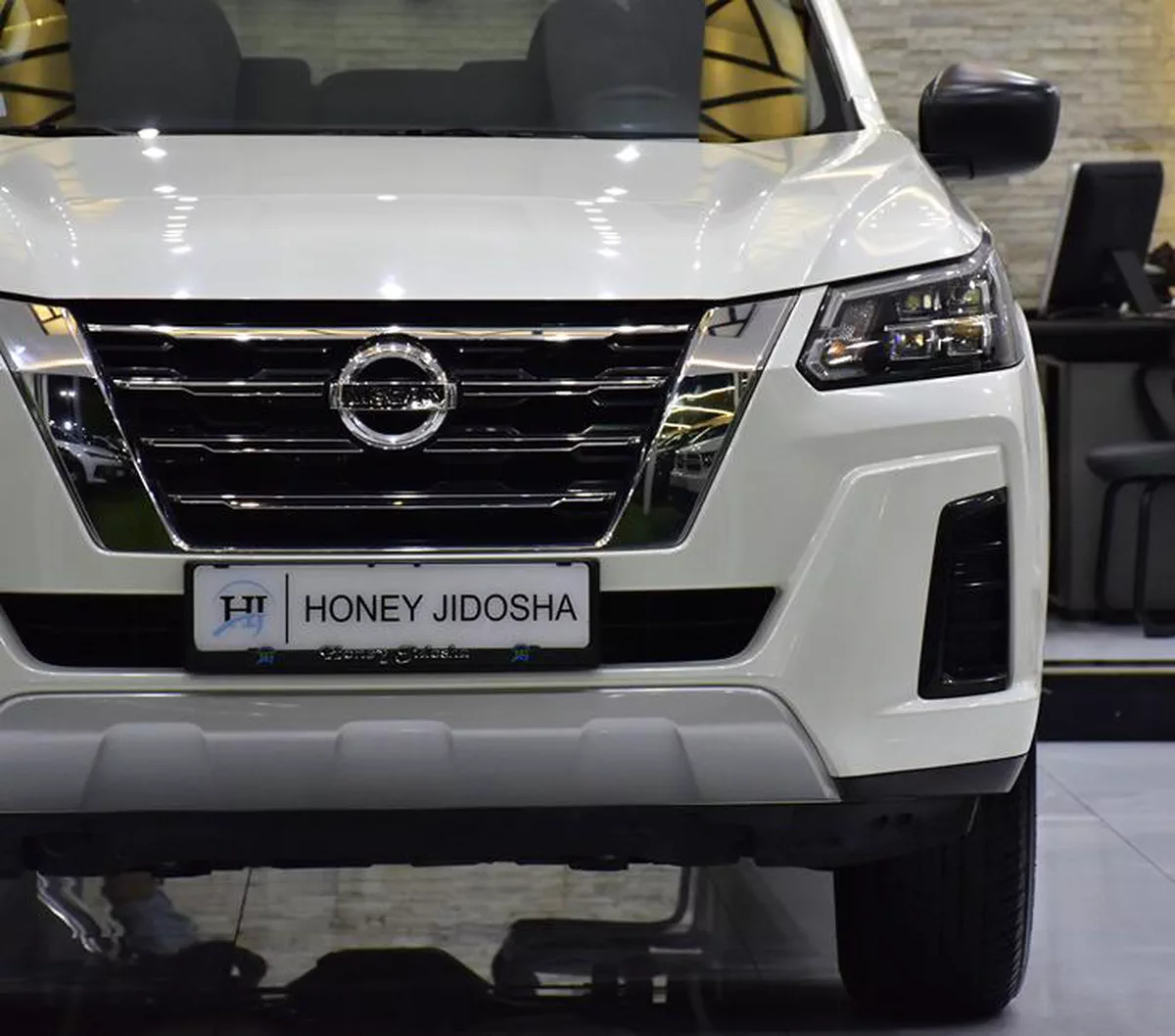 Nissan XTerra SE ( 2024 Model ) in White Color GCC Specs-4-4