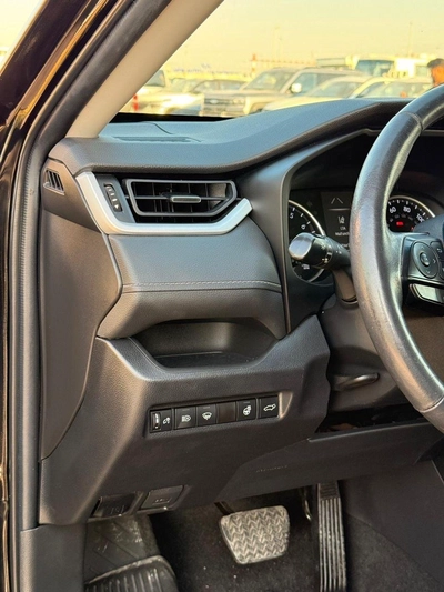 Toyota RAV4 XLE premium 2.5 L Full option-14