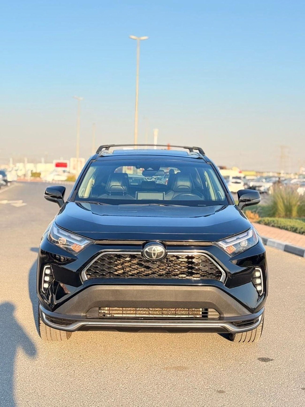Toyota RAV4 XLE premium 2.5 L Full option-1-1
