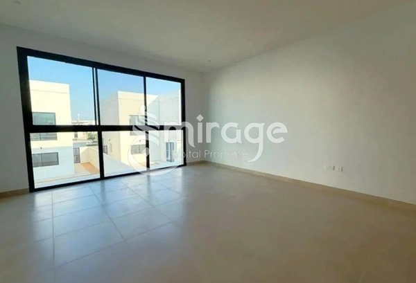 Duplex Type Y | Great Location | Double Row 3BR