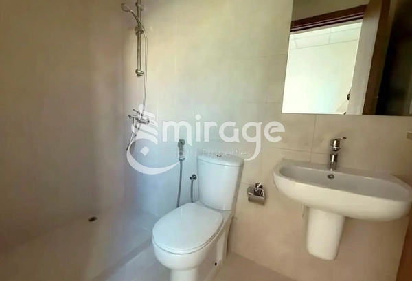 Duplex Type Y | Great Location | Double Row 3BR