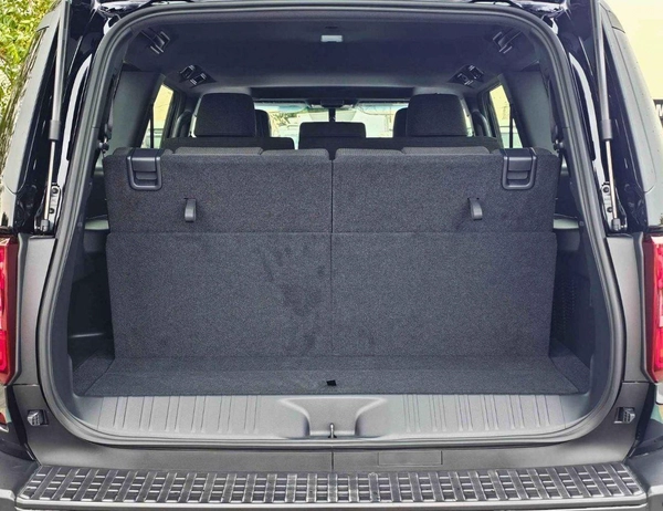 Toyota Prado TURBO ALL ROUNDER / 2.8L DIESEL V4 / DIFFLOCK / SUNROOF / COOL BOX (CODE # P28AR2)