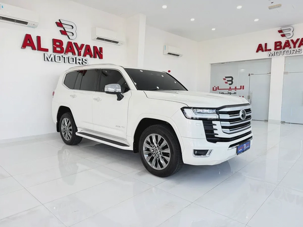 تويوتا لاند كروزر VXR 3.5L تون تيربو ابيض / بيج خليجي الفطيم Toyota Land Cruiser VXR 2023 GCC Specs