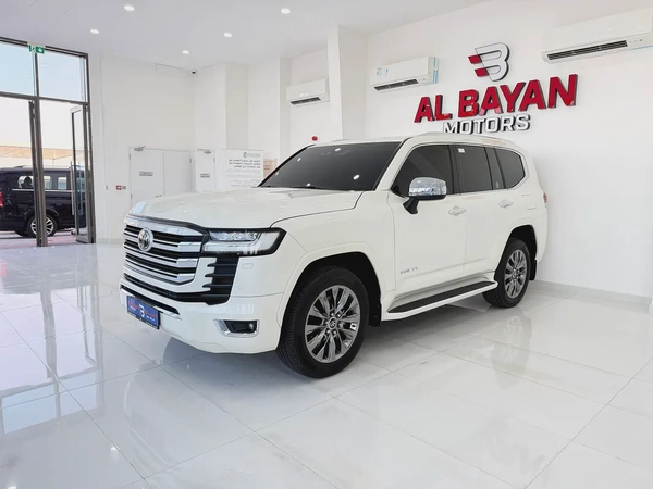 تويوتا لاند كروزر VXR 3.5L تون تيربو ابيض / بيج خليجي الفطيم Toyota Land Cruiser VXR 2023 GCC Specs