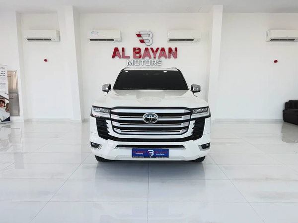 تويوتا لاند كروزر VXR 3.5L تون تيربو ابيض / بيج خليجي الفطيم Toyota Land Cruiser VXR 2023 GCC Specs