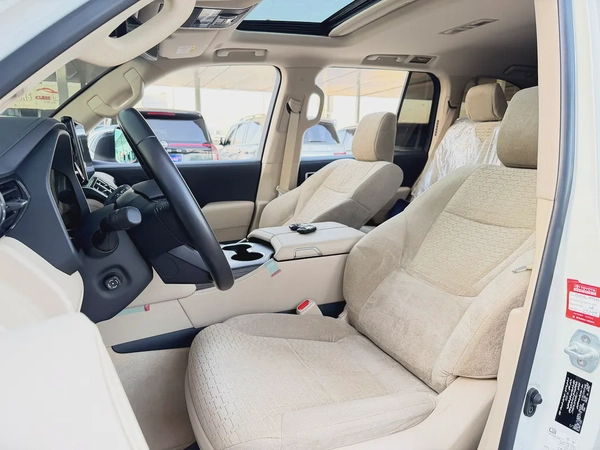 تويوتا لاند كروزر VXR 3.5L تون تيربو ابيض / بيج خليجي الفطيم Toyota Land Cruiser VXR 2023 GCC Specs