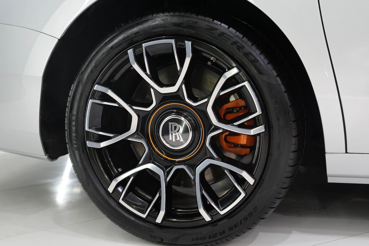 Rolls-Royce Ghost Black Badge 2024-18-18