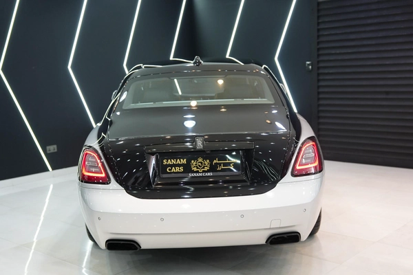 Rolls-Royce Ghost Black Badge 2024