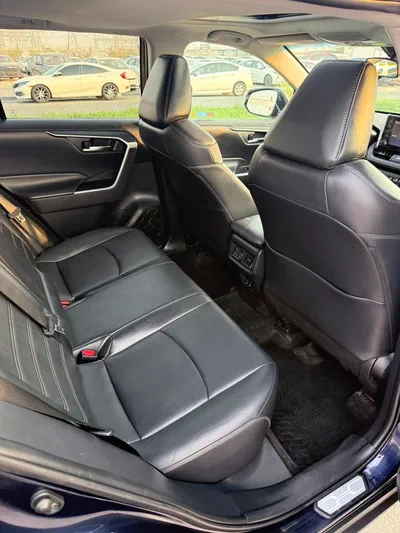 Toyota RAV4 XLE-16
